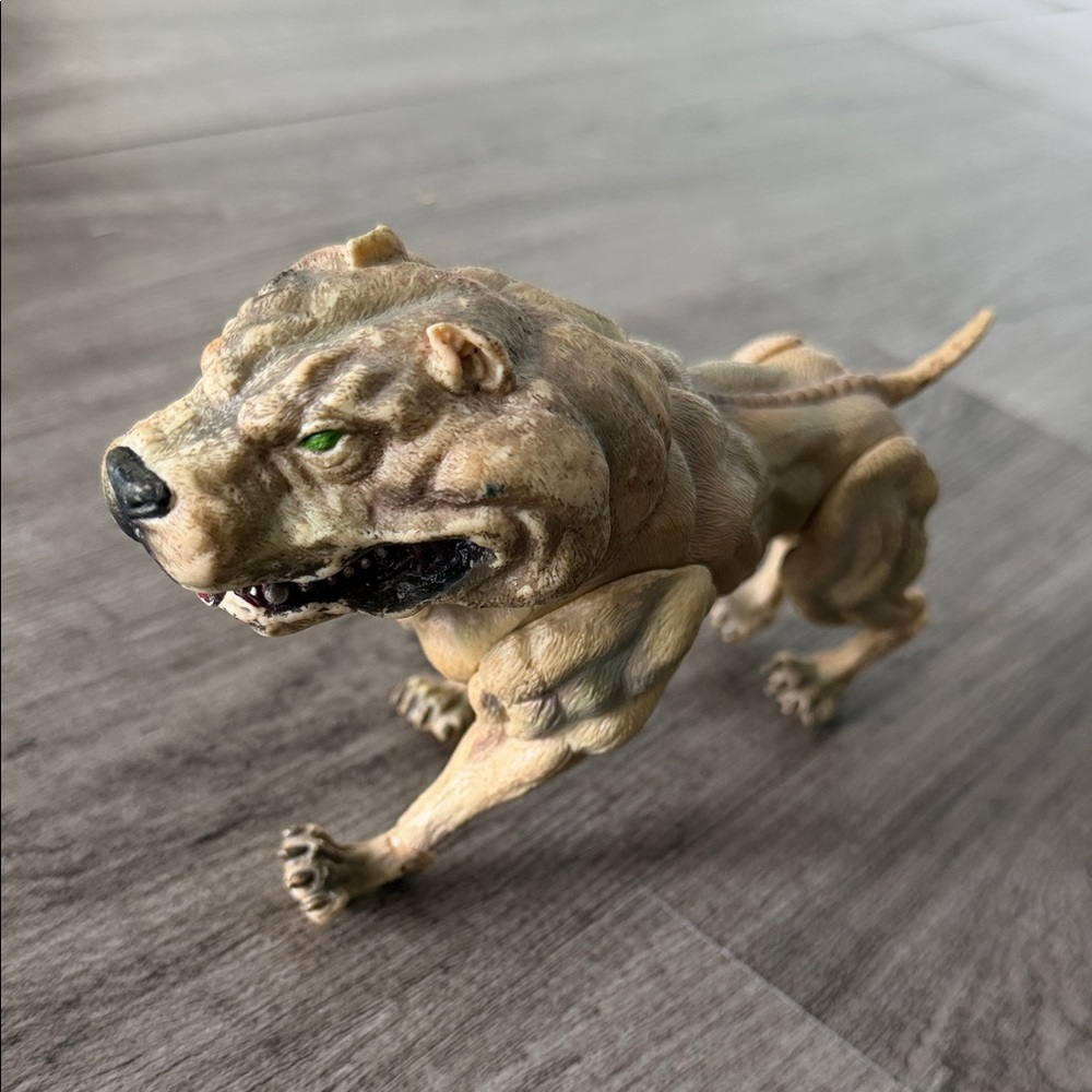 THE INCREDIBLE HULK MOVIE SERIES 4 HULK DOG ACTION FIGURE